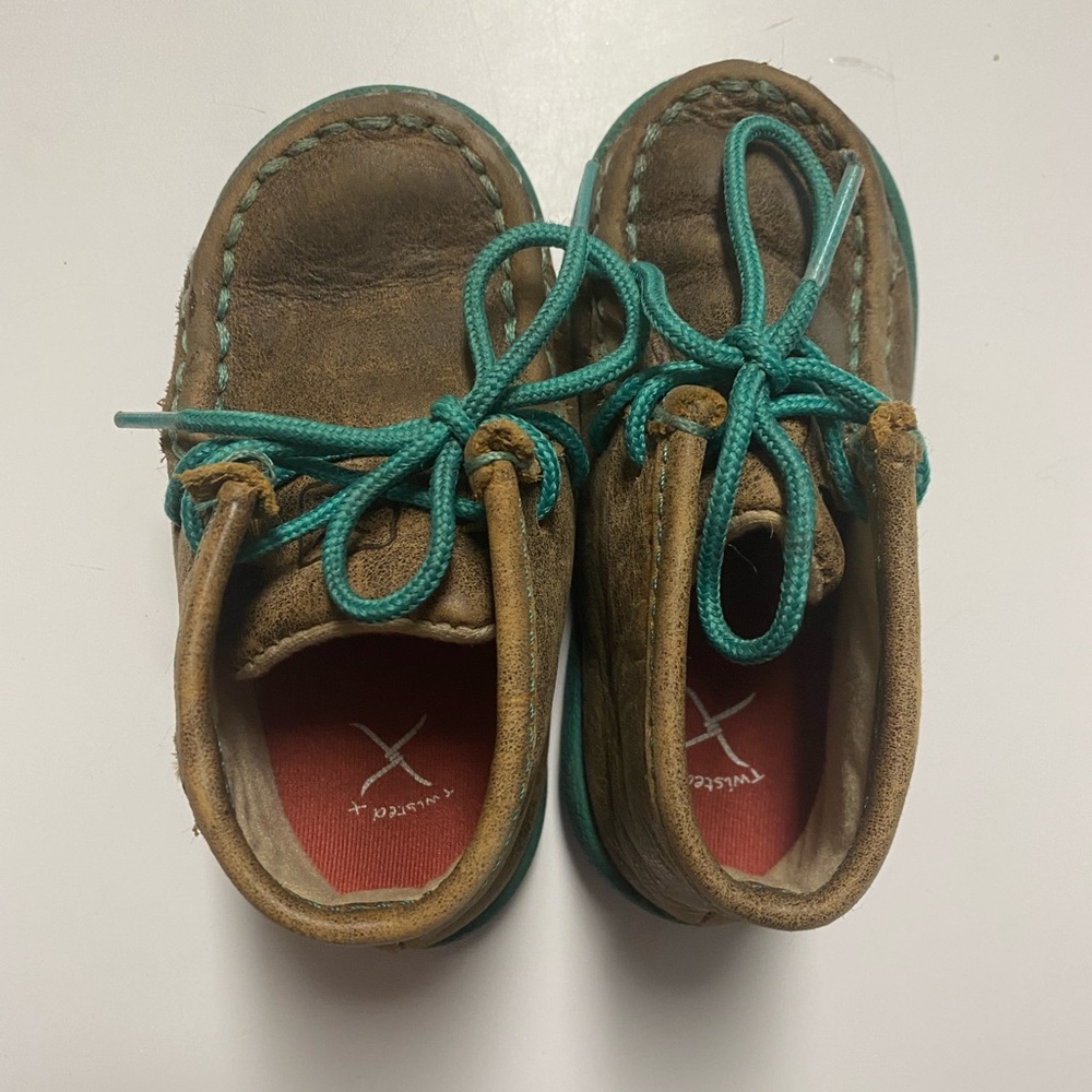 Toddler twisted x shoes